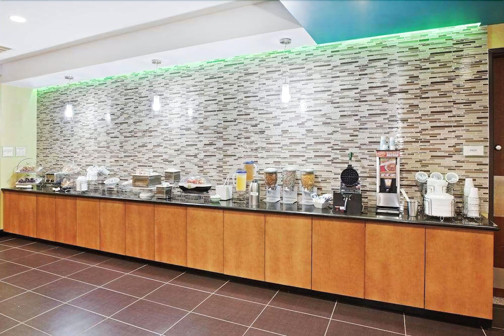 La Quinta By Wyndham Tulsa - Catoosa Hotel Luaran gambar