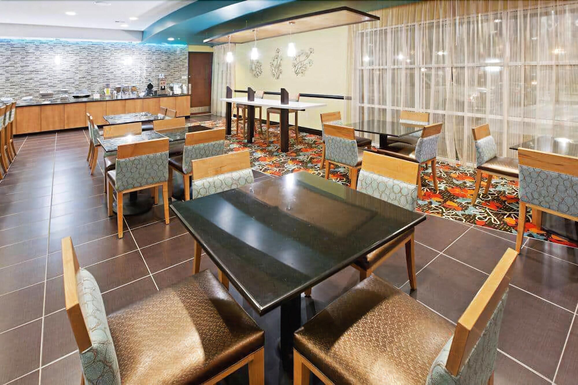 La Quinta By Wyndham Tulsa - Catoosa Hotel Luaran gambar
