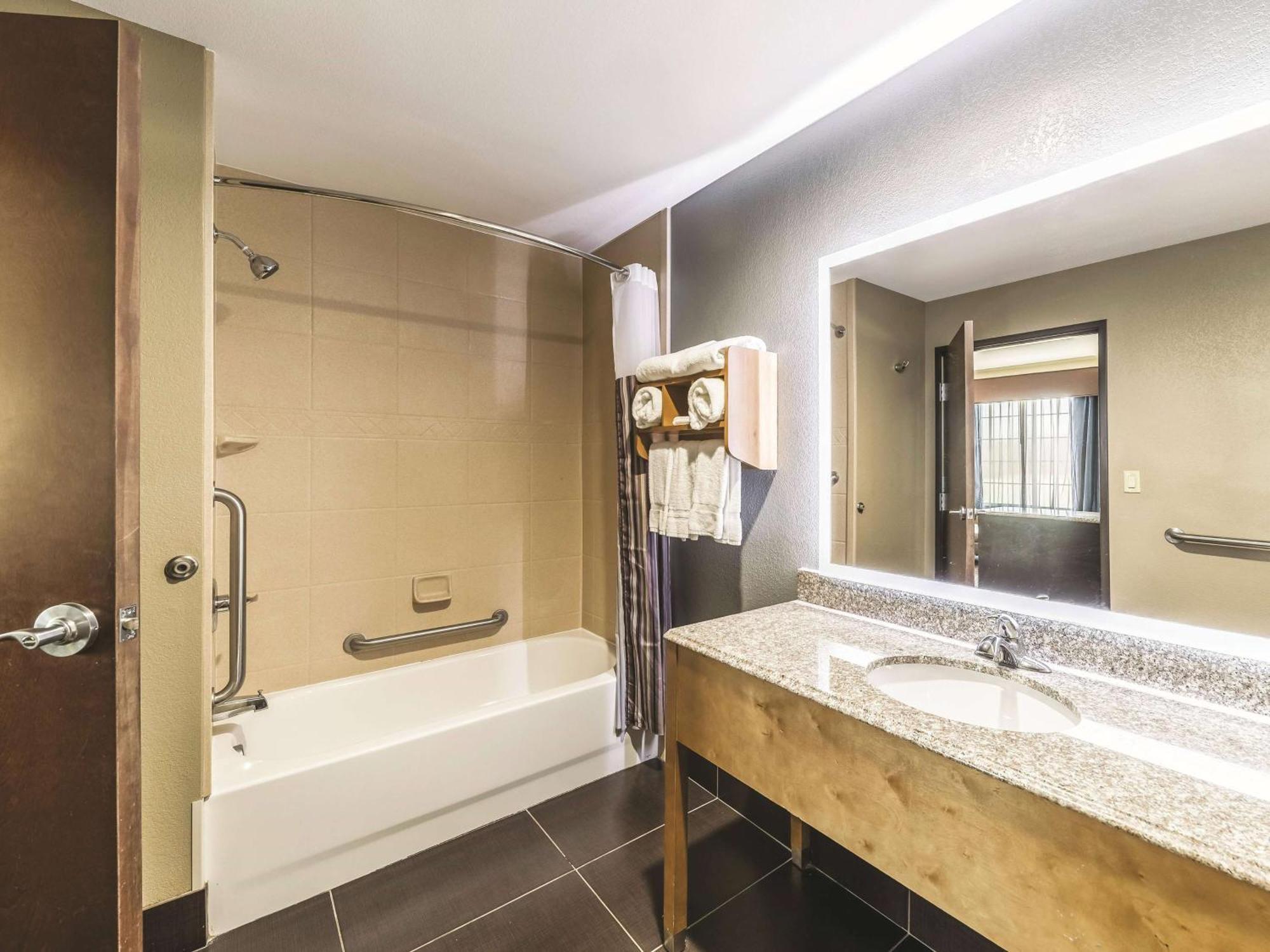 La Quinta By Wyndham Tulsa - Catoosa Hotel Luaran gambar